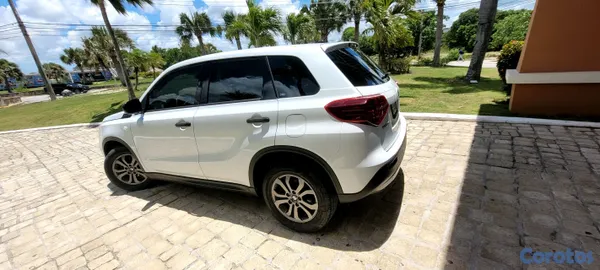 2020 Suzuki Vitara — foto 6 / 8