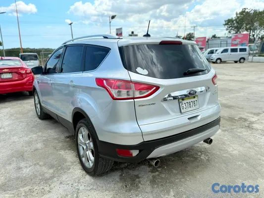 2013 Ford Escape — foto 4 / 12