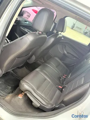2013 Ford Escape — foto 7 / 12