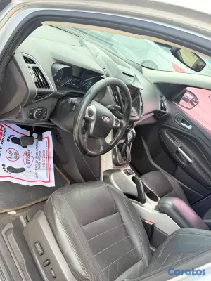 2013 Ford Escape — foto 10 / 12