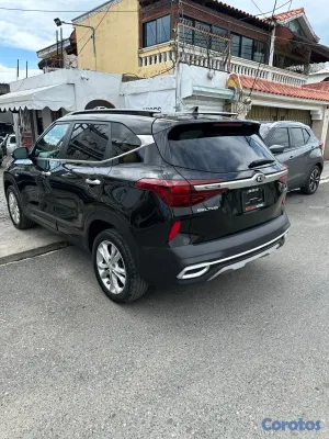 2021 Kia Seltos — foto 4 / 10