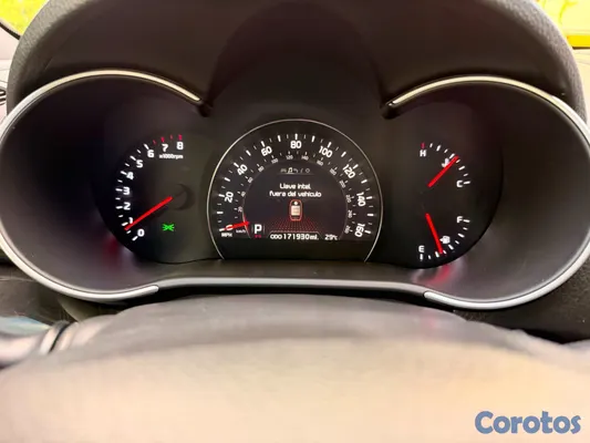 2014 Kia Sorento — foto 8 / 20