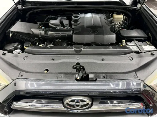 2014 Toyota 4 Runner — foto 8 / 9