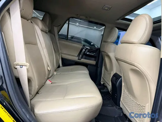 2014 Toyota 4 Runner — foto 9 / 9