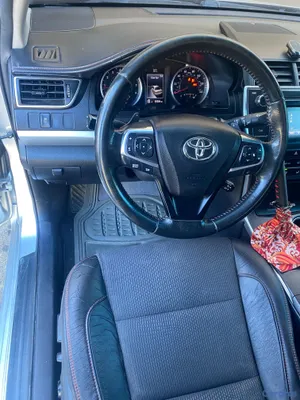 2016 Toyota Camry — foto 9 / 10