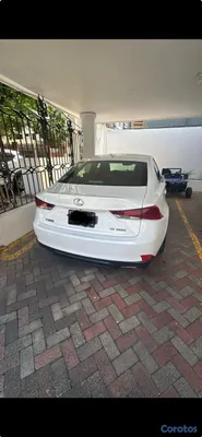 2018 Lexus Is — foto 3 / 6