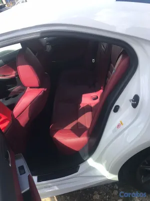 2018 Lexus Is — foto 5 / 6