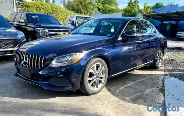 2017 Mercedes Clase C — foto 2 / 11