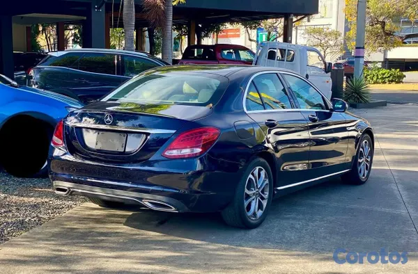 2017 Mercedes Clase C — foto 4 / 11