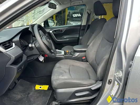 2020 Toyota Rav-4 — foto 8 / 11