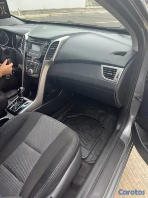 2017 Hyundai Elantra — foto 10 / 12