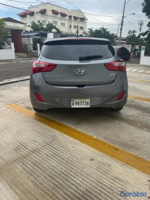 2017 Hyundai Elantra — foto 12 / 12