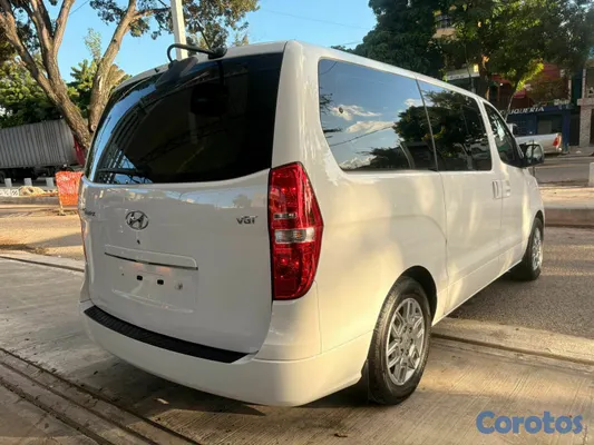 2021 Hyundai Grand Starex — foto 7 / 10