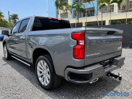 2020 Chevrolet Silverado — foto 3 / 7