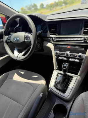 2020 Hyundai Elantra — foto 2 / 6