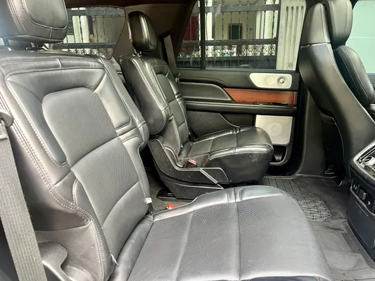 2020 Lincoln Navigator — foto 4 / 10