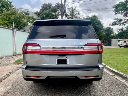 2020 Lincoln Navigator — foto 5 / 10