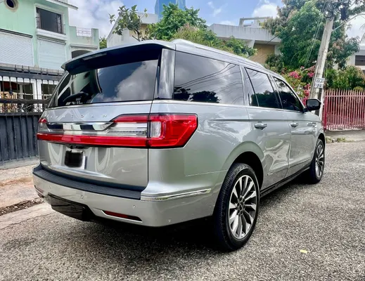 2020 Lincoln Navigator — foto 7 / 10