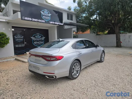 2018 Hyundai Grandeur — foto 10 / 19