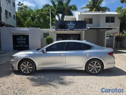 2018 Hyundai Grandeur — foto 13 / 19