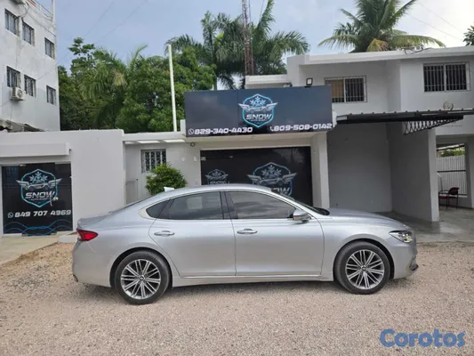 2018 Hyundai Grandeur — foto 14 / 19