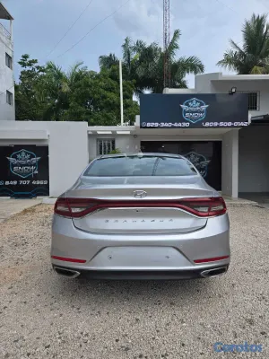 2018 Hyundai Grandeur — foto 15 / 19