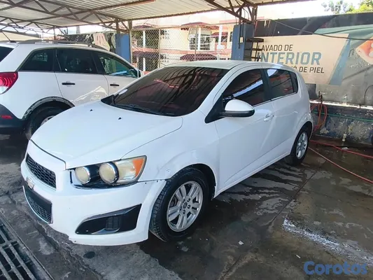 2014 Chevrolet Sonic Hatchback — foto 5 / 13
