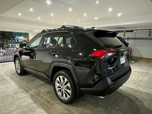 2021 Toyota Rav-4 — foto 8 / 10