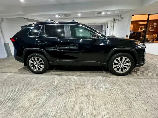 2021 Toyota Rav-4 — foto 9 / 10