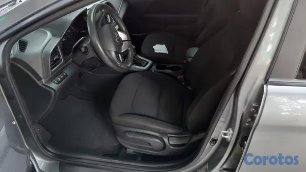 2019 Hyundai Elantra — foto 6 / 6