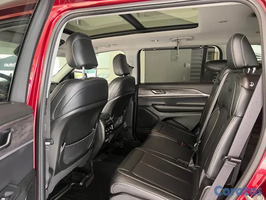2023 Jeep Cherokee — foto 10 / 12