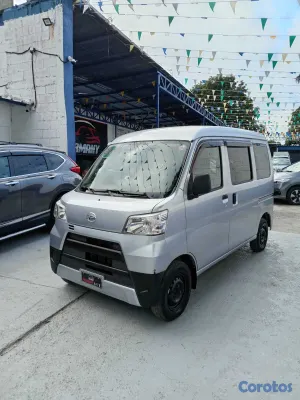 2019 Daihatsu Hijet — foto 2 / 9