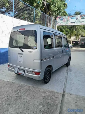 2019 Daihatsu Hijet — foto 3 / 9