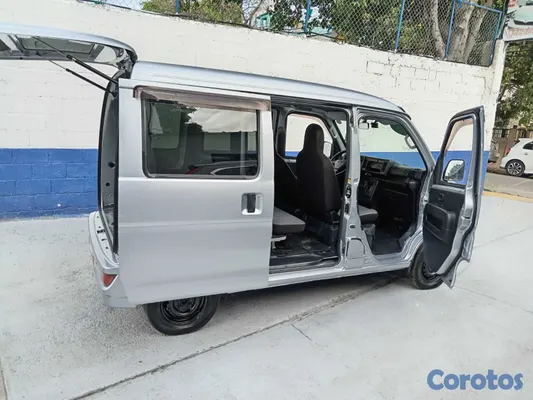 2019 Daihatsu Hijet — foto 5 / 9