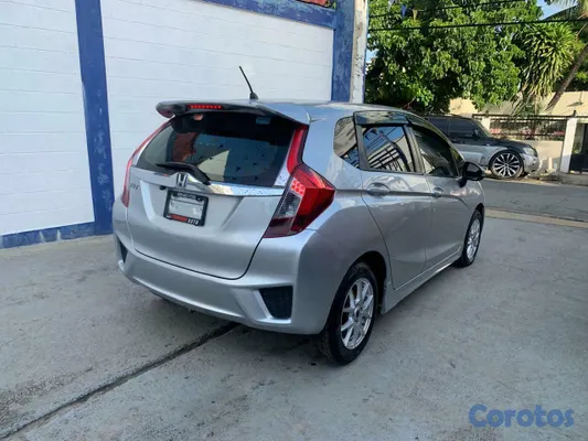 2016 Honda Fit — foto 5 / 9