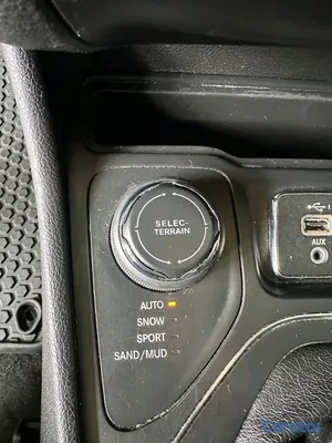 2019 Jeep Cherokee — foto 3 / 16