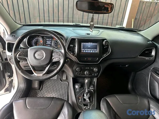 2019 Jeep Cherokee — foto 8 / 16