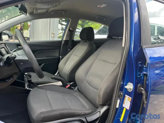 2020 Hyundai Accent — foto 2 / 10