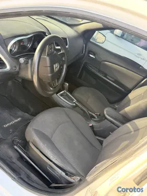 2014 Dodge Avenger — foto 4 / 9