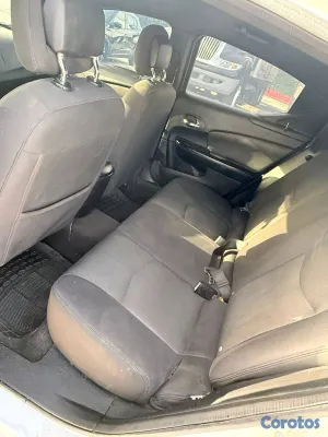 2014 Dodge Avenger — foto 5 / 9