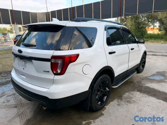 2017 Ford Explorer — foto 2 / 4