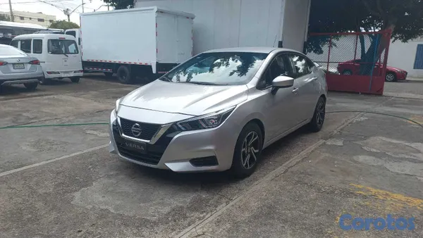 2022 Nissan Versa — foto 5 / 11
