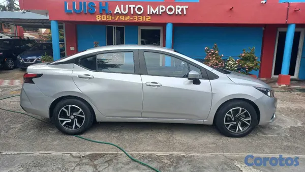2022 Nissan Versa — foto 11 / 11