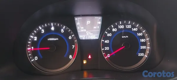 2014 Hyundai Accent — foto 4 / 9