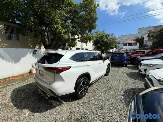 2022 Toyota Highlander — foto 7 / 20