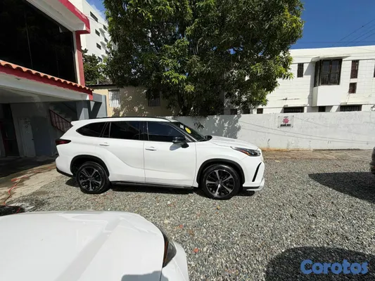 2022 Toyota Highlander — foto 9 / 20