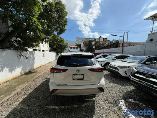 2022 Toyota Highlander — foto 11 / 20