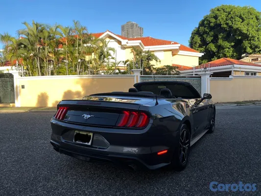 2019 Ford Mustang — foto 11 / 12