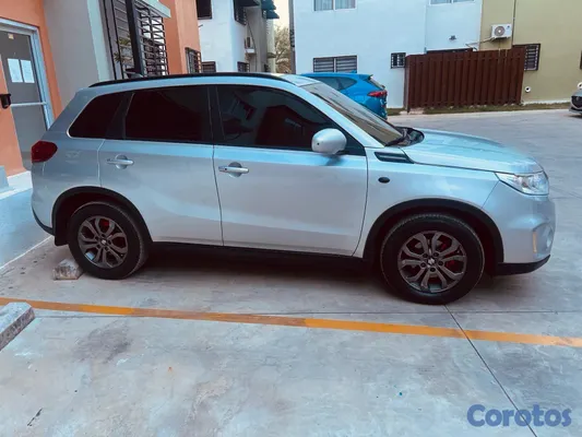2017 Suzuki Vitara — foto 2 / 7