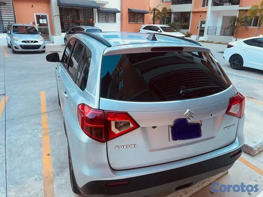 2017 Suzuki Vitara — foto 4 / 7